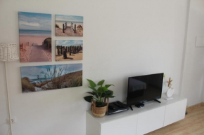 Bungalow with 2 bedrooms and roof terrace in the center of La Zenia. Free WIFI.